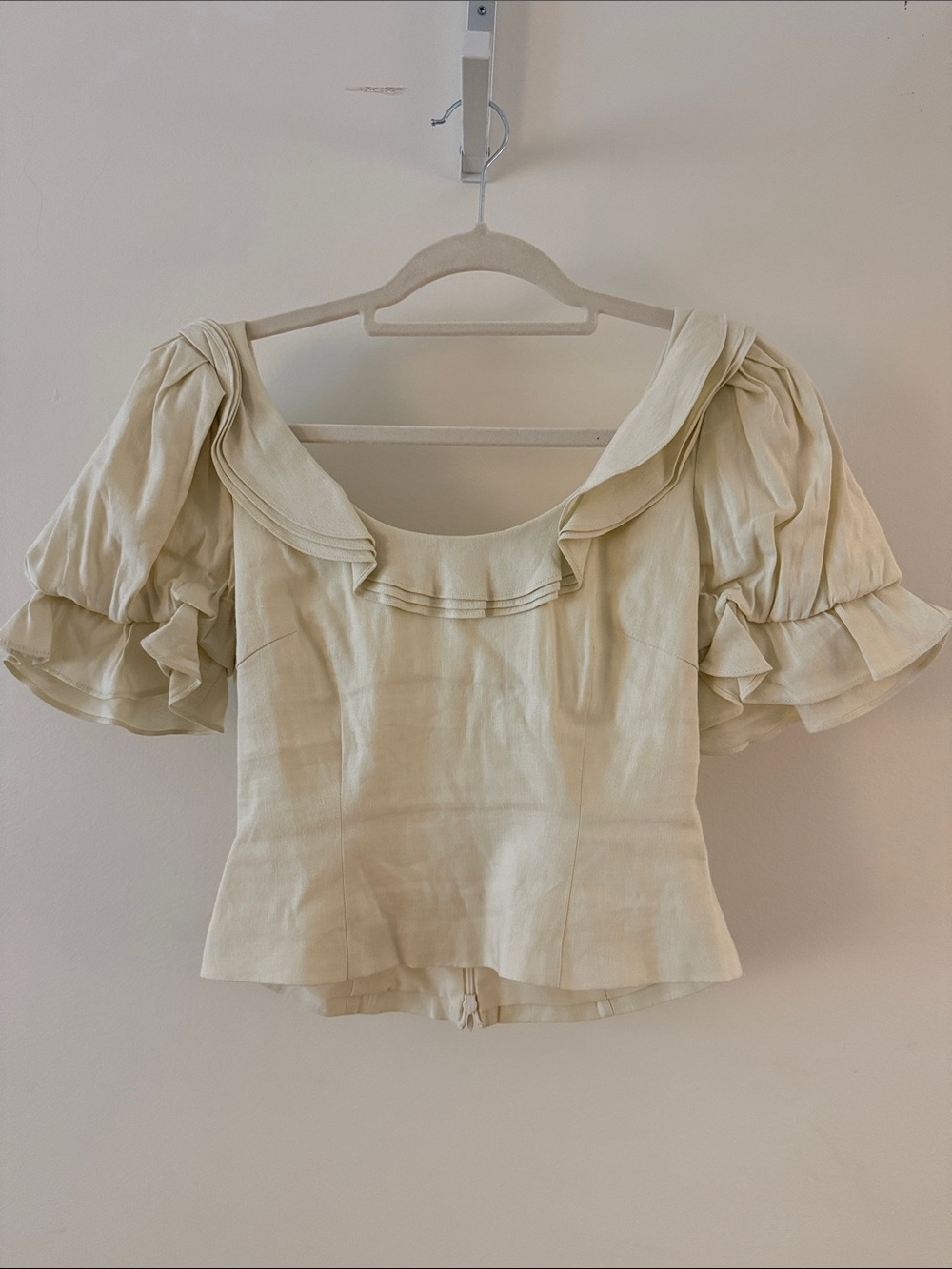 Antonio Melani Cream Ruffle-Sleeve Women’s Top